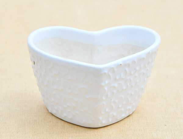 4.1 inch Embossed Heart Shaped Ceramic Pot (White)